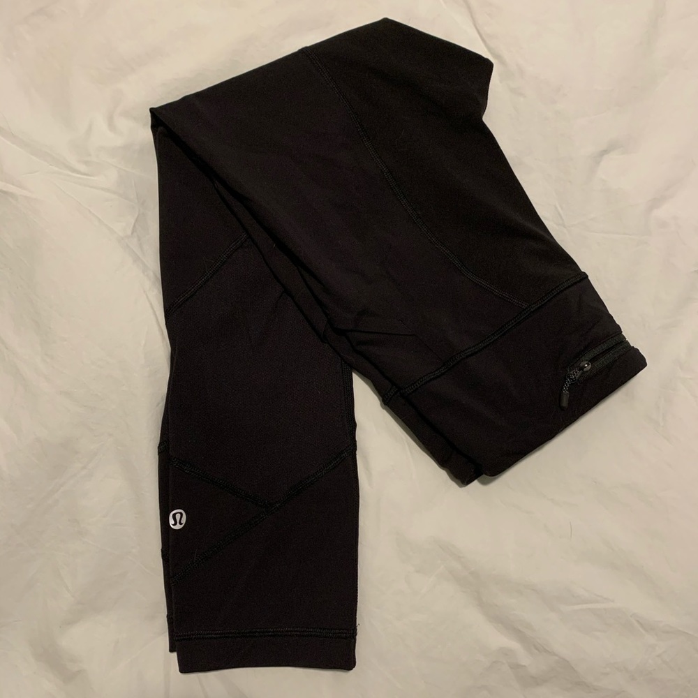 Lululemon Black Cropped Pants with Pocket size 4